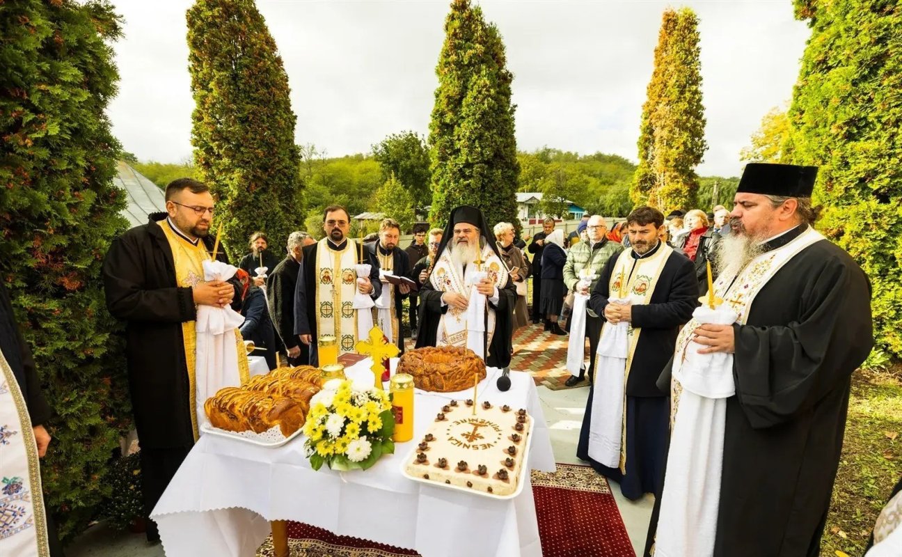 Simpozionul Național „Mărturisitori sub teroarea atee. Profiluri vasluiene” 344526