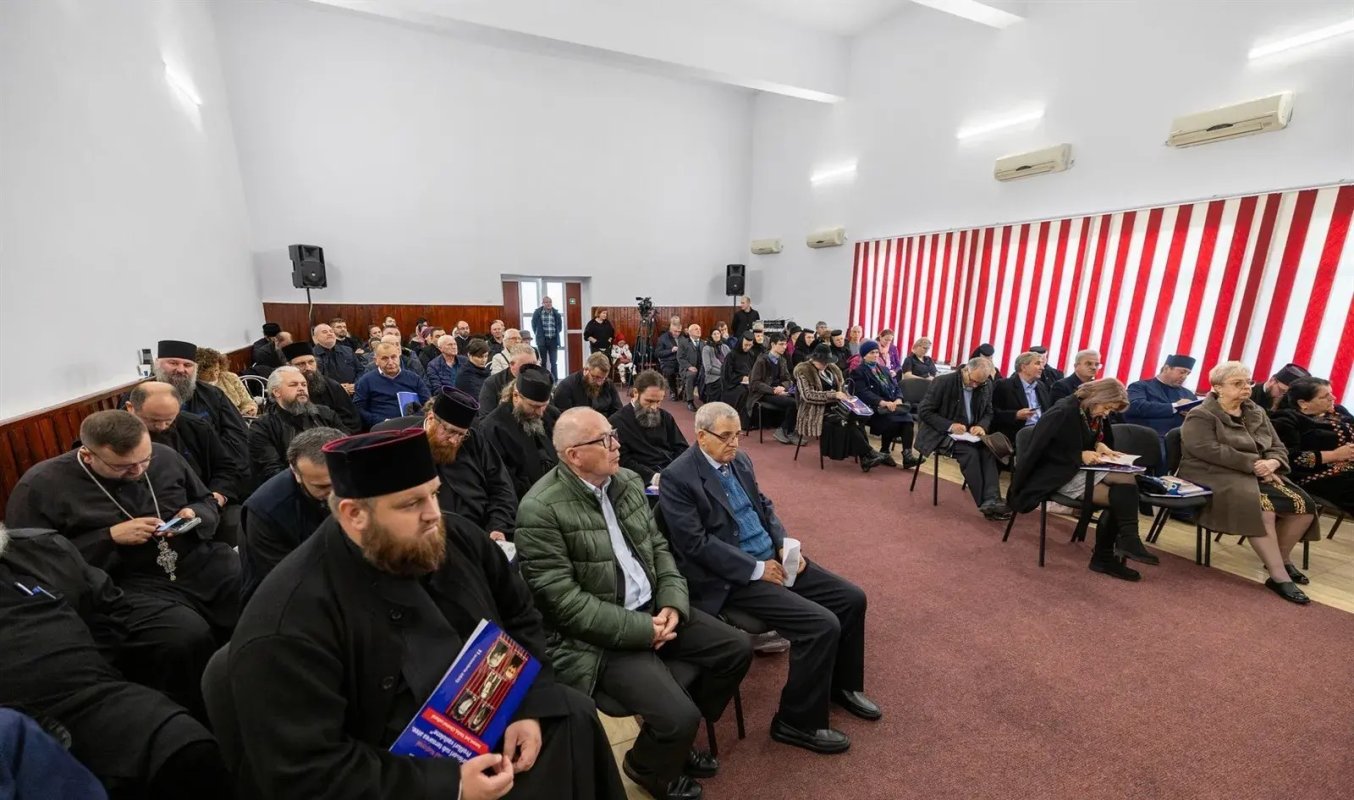 Simpozionul Național „Mărturisitori sub teroarea atee. Profiluri vasluiene” 344527