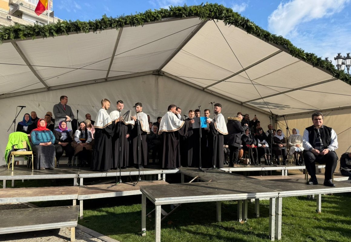 Cântarea liturgică tradiţională la hramurile Catedralei Mitropolitane din Iaşi 344626