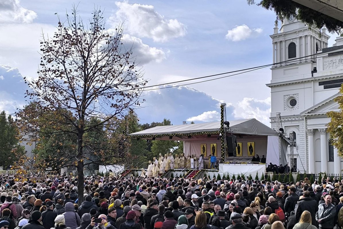 Cântarea liturgică tradiţională la hramurile Catedralei Mitropolitane din Iaşi 344653