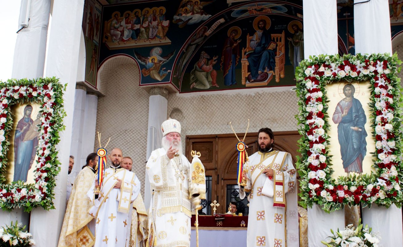Hramul ctitoriei patriarhale de la Dobrești 344664