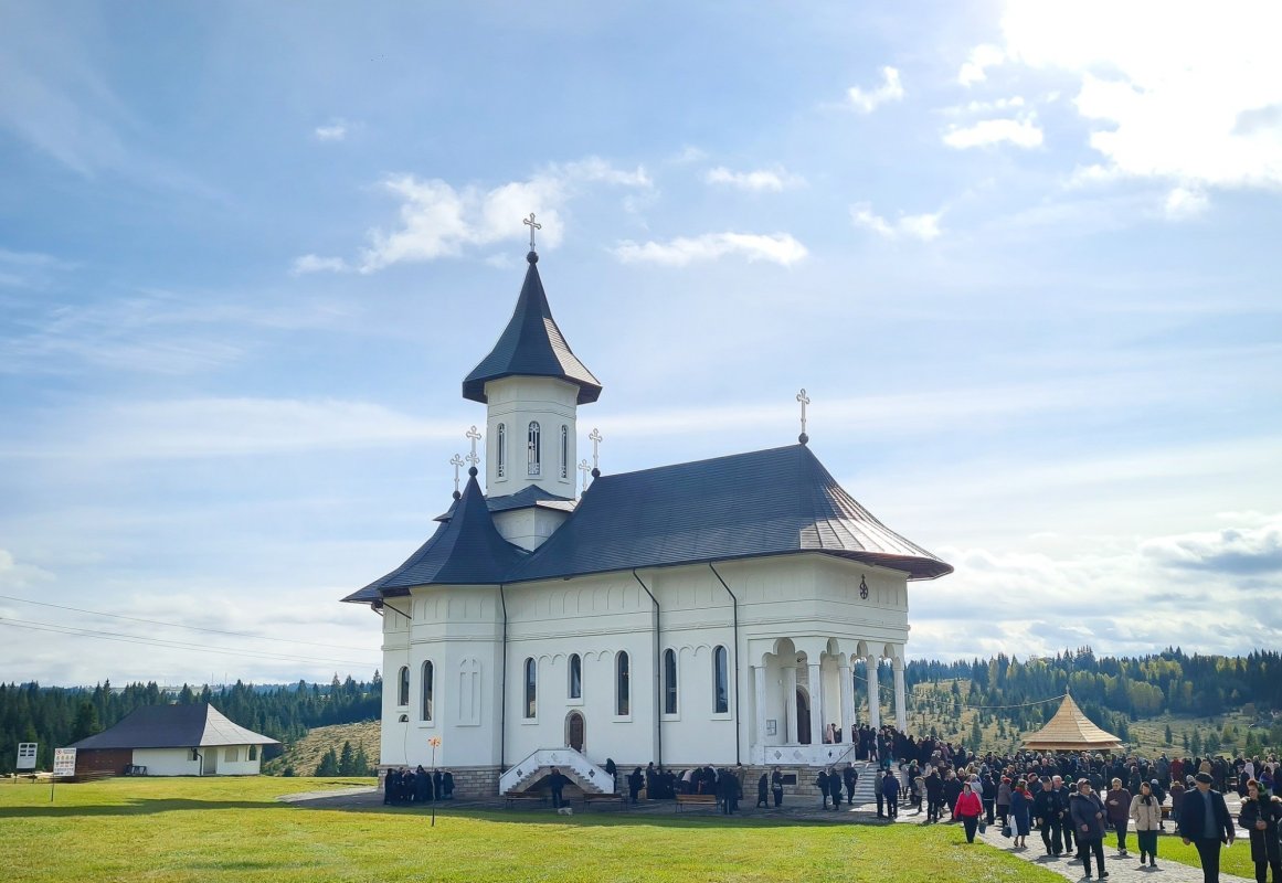 Hramul Mănăstirii Râșca Transilvană 344647