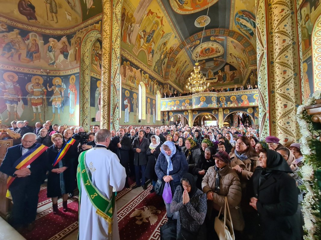 Hramul Mănăstirii Râșca Transilvană 344649