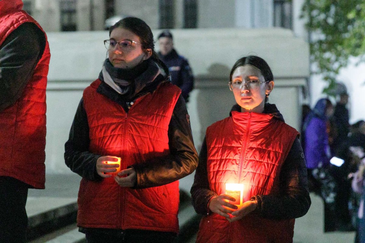 Moaștele Sfintei Cuvioase Parascheva au fost reașezate în Catedrala Mitropolitană din Iași 344710