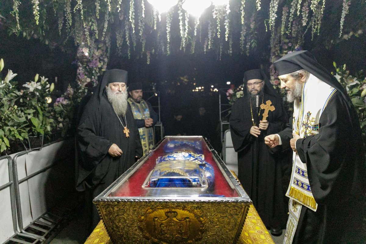 Moaștele Sfintei Cuvioase Parascheva au fost reașezate în Catedrala Mitropolitană din Iași 344716