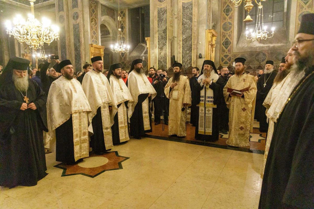 Moaștele Sfintei Cuvioase Parascheva au fost reașezate în Catedrala Mitropolitană din Iași 344731