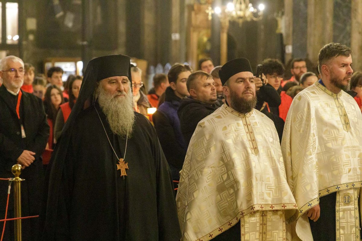 Moaștele Sfintei Cuvioase Parascheva au fost reașezate în Catedrala Mitropolitană din Iași 344737