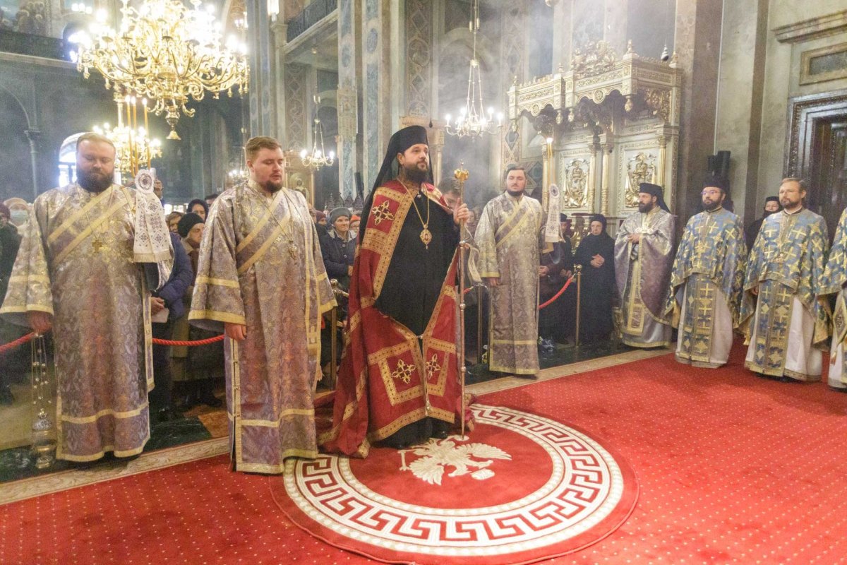 Sfânta Liturghie din ultima zi a pelerinajului, oficiată de PS Părinte Teofil Trotușanul la Iași 344667