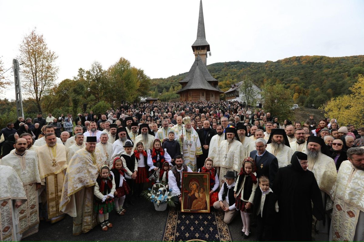Târnosirea bisericii Schitului „Sfânta Cuvioasă Parascheva” din Strâmtura, Maramureş 344755
