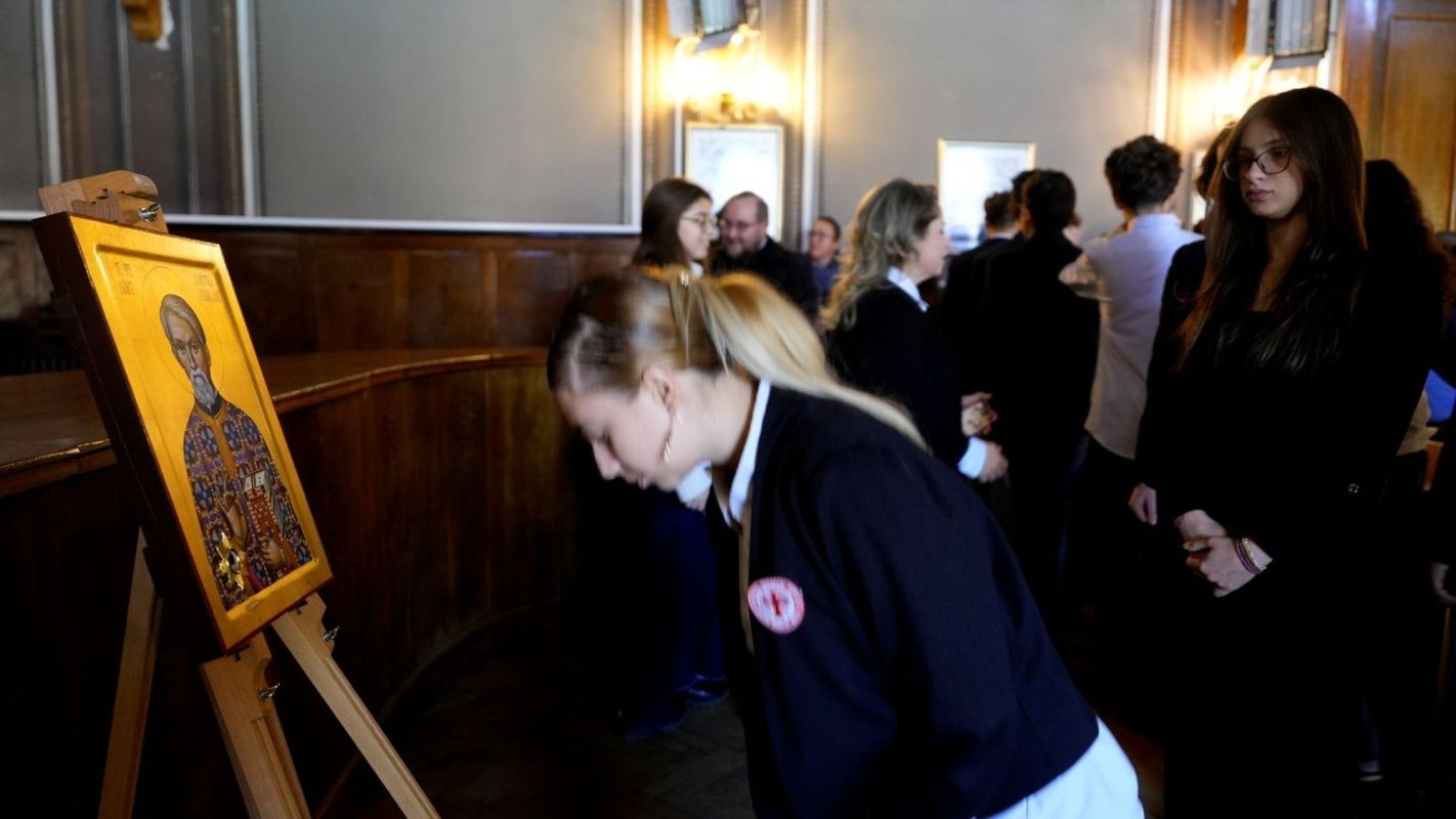 Cinstire adusă Sfântului Dumitru Stăniloae la Colegiul „Andrei Şaguna” din Braşov 345009