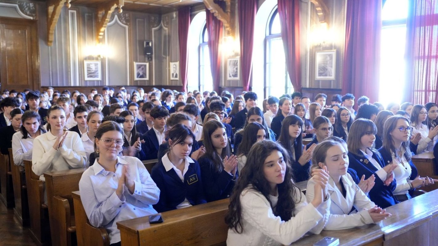 Cinstire adusă Sfântului Dumitru Stăniloae la Colegiul „Andrei Şaguna” din Braşov 345012