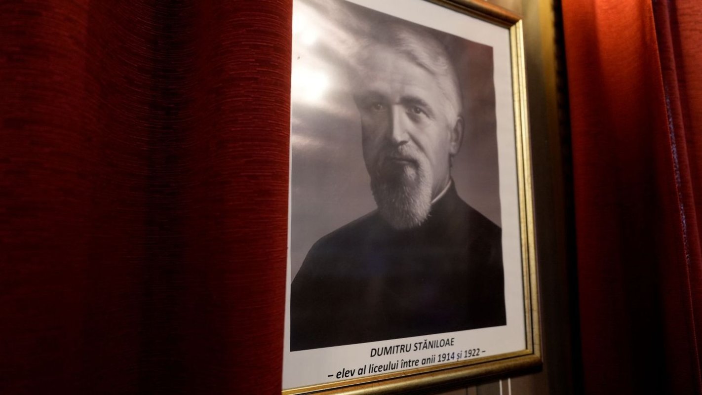 Cinstire adusă Sfântului Dumitru Stăniloae la Colegiul „Andrei Şaguna” din Braşov 345015