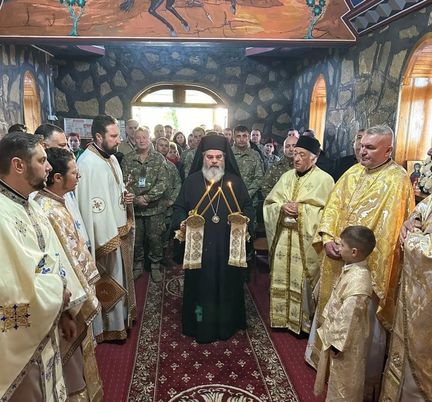 Sfințire de catapeteasmă la capela Batalionului 202 din Huși 344899