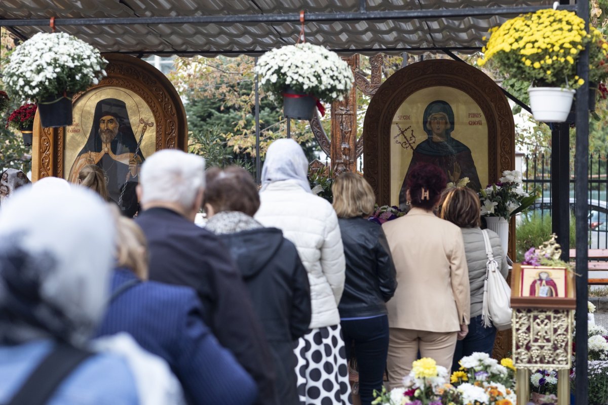 Filipeni 2, 12-16 272613