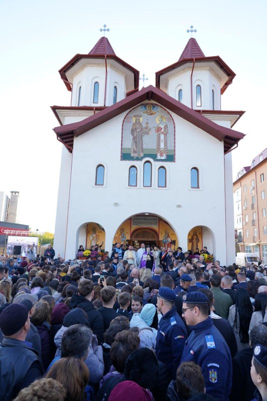 Sfințirea Catedralei „Sfântul Neagoe Basarab” din Găești  345238