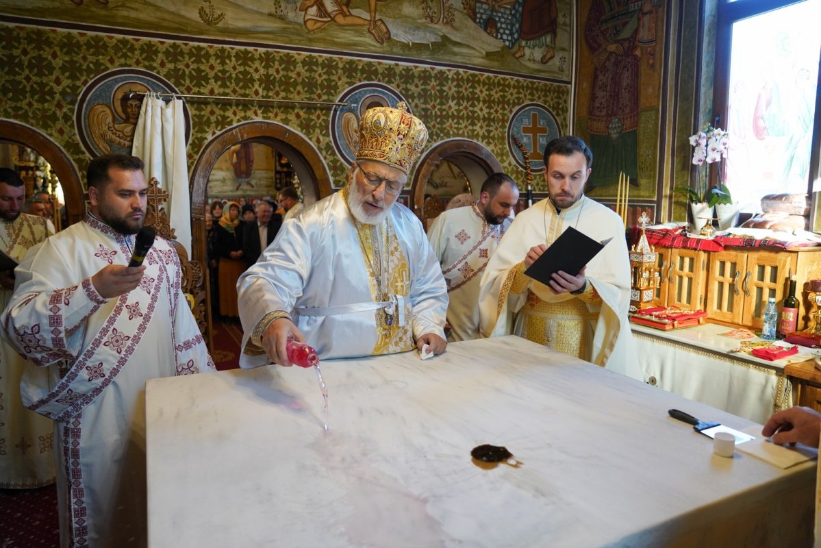 Slujire arhierească în parohia argeșeană Slatina 345250