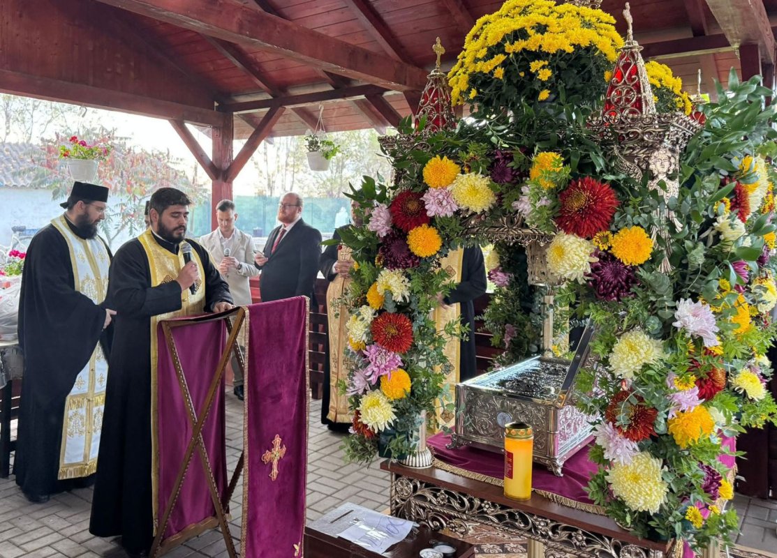 Pelerinaj cu moaștele Sfinților Pantelimon și Visarion în Parohia Grădiștea 345327