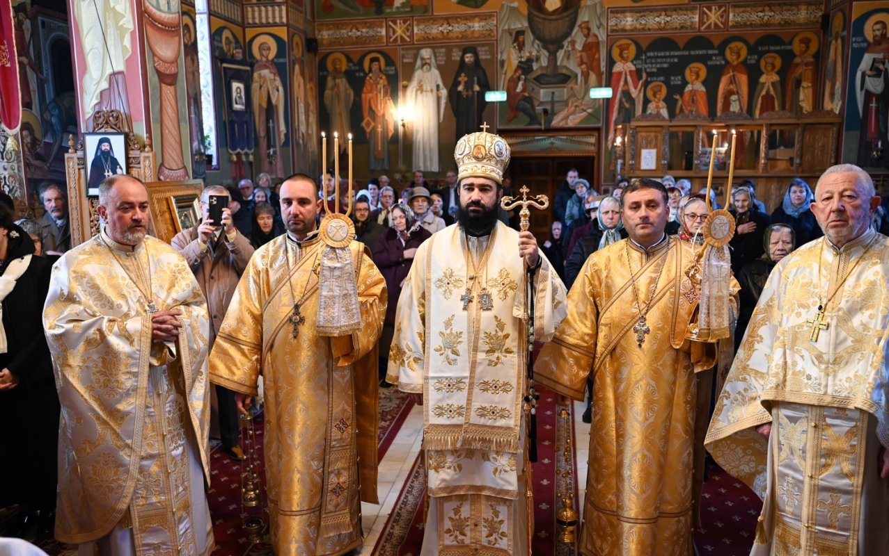 Slujirile ierarhilor hunedoreni în Duminica a 20‑a după Rusalii 345297