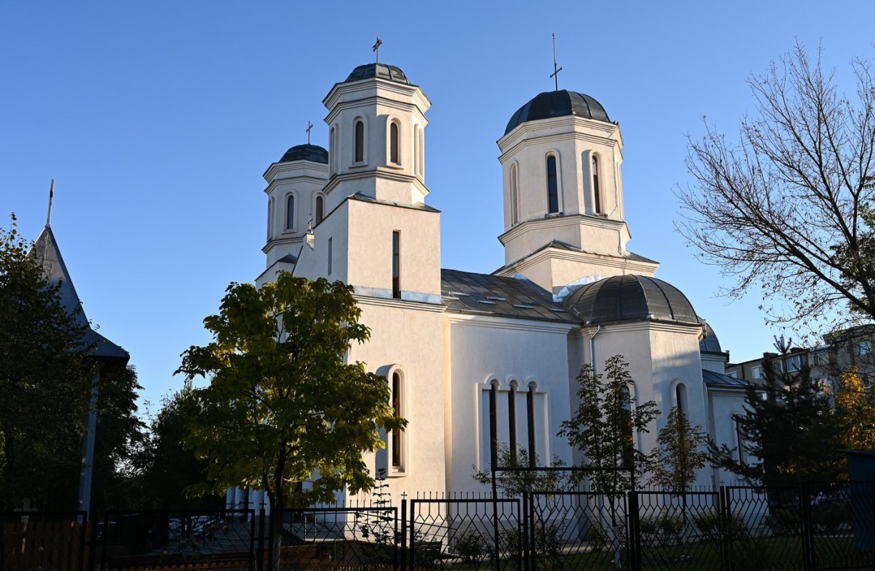 Slujirile ierarhilor hunedoreni în Duminica a 20‑a după Rusalii 345300