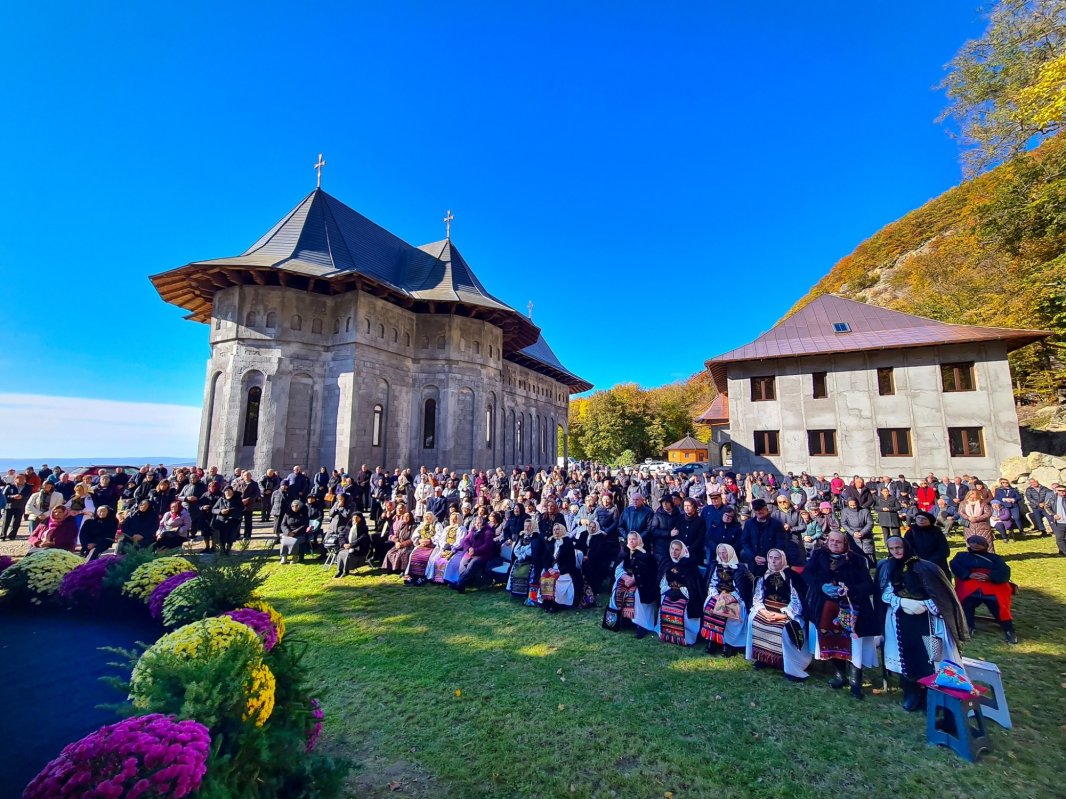 Hramul Mănăstirii „Petru Rareș Vodă” din Ciceu-Corabia 345368