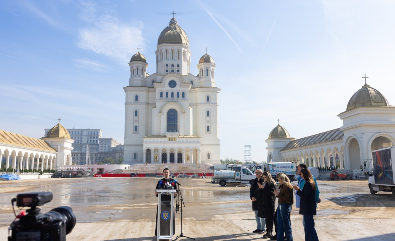 Îndrumări pentru participanții la sfințirea picturii Catedralei Naționale 345418