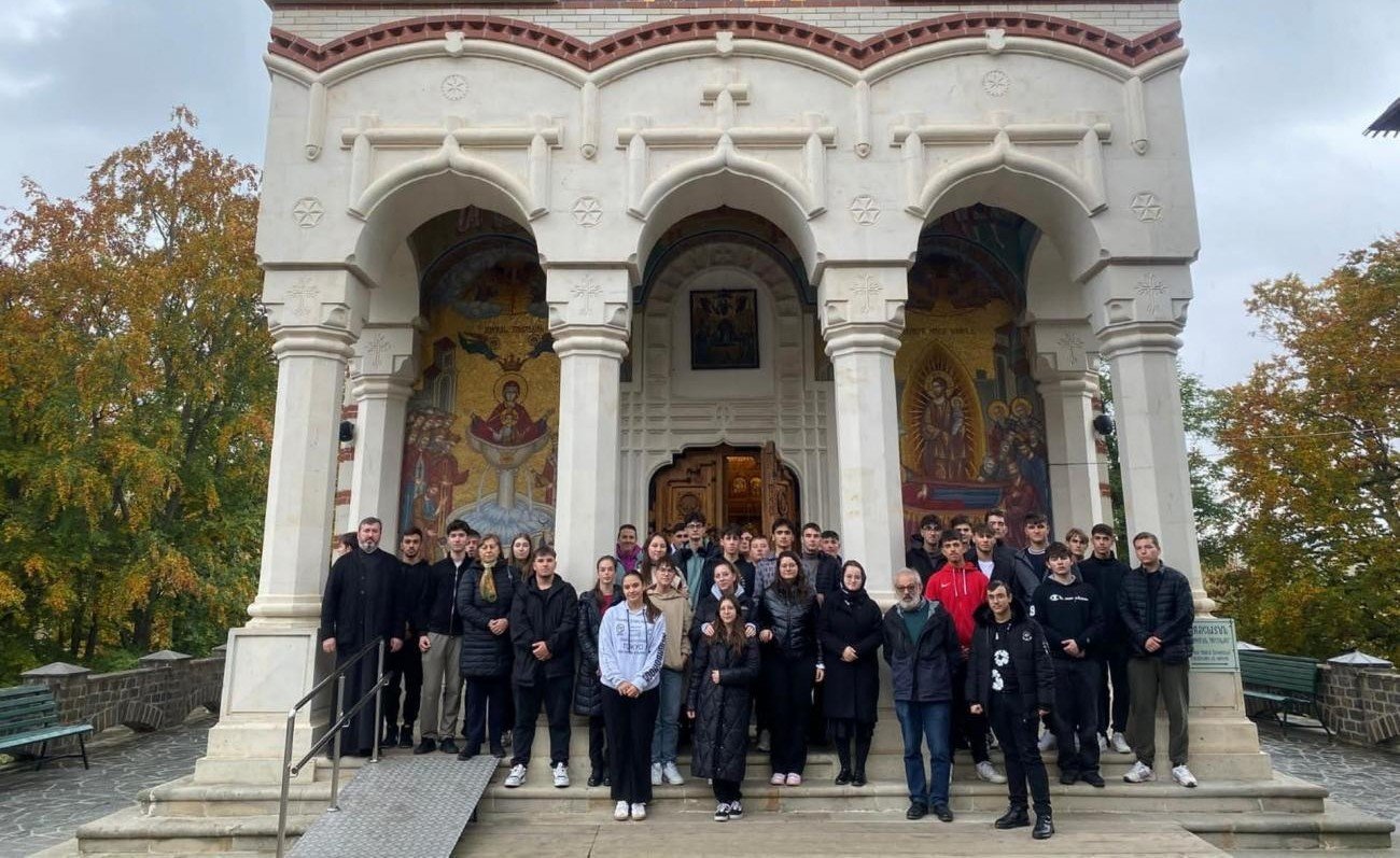 Pelerinaj la mănăstiri din Maramureș 345387