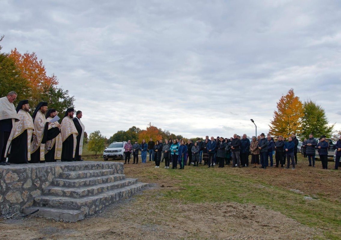 Piatră de temelie pentru un nou schit în localitatea Roşia, judeţul Bihor 345376