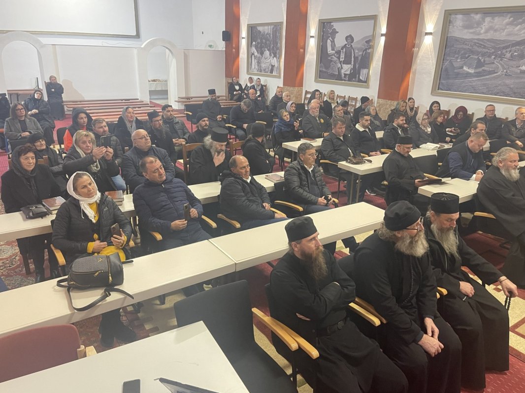 Întâlnirea Societății Bibliștilor Ortodocși Români la Mănăstirea Nușeni 345455