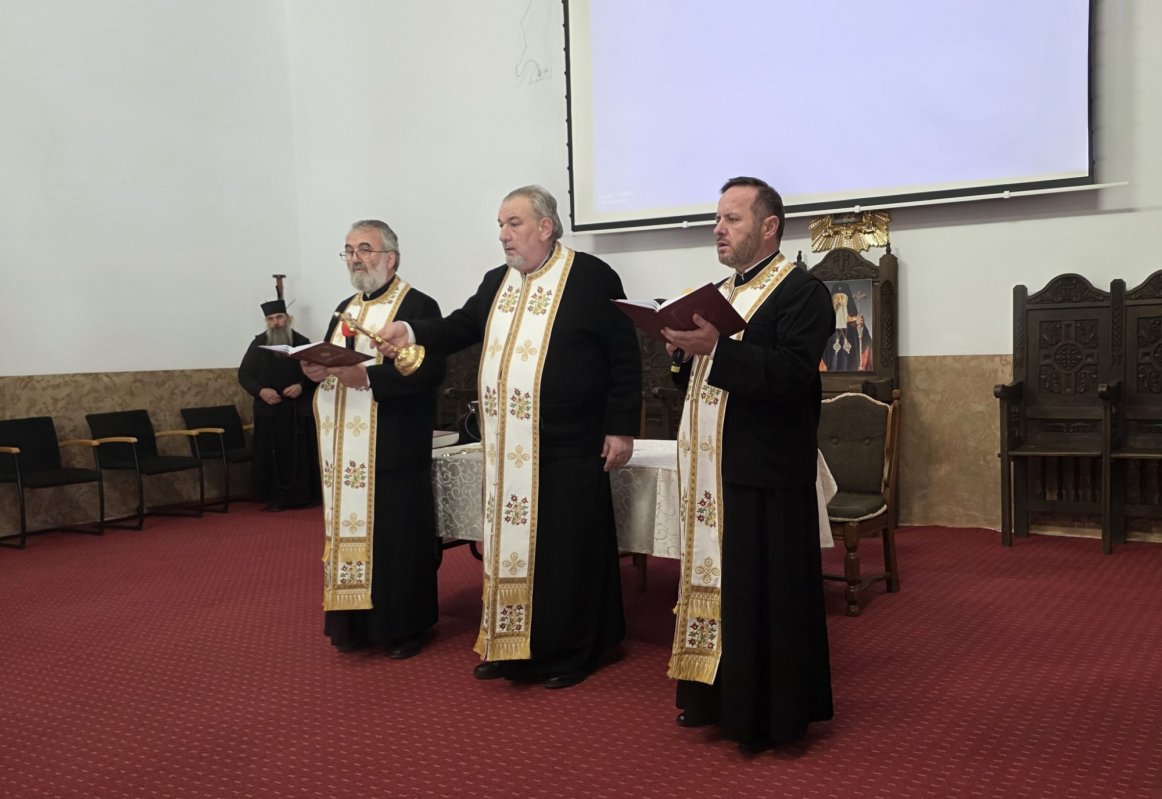 Întâlnirea Societății Bibliștilor Ortodocși Români la Mănăstirea Nușeni 345457