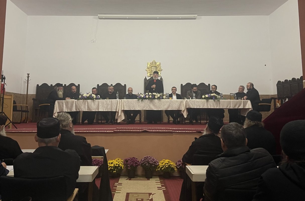 Întâlnirea Societății Bibliștilor Ortodocși Români la Mănăstirea Nușeni 345460