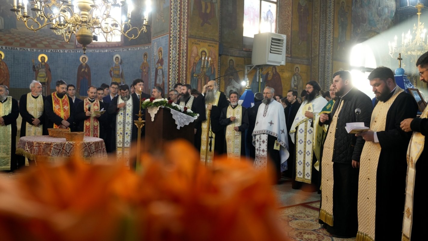 Icoana-relicvar a Sfântului Dumitru Stăniloae a ajuns la Vlădeni 345766