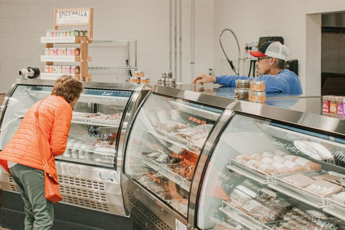 Studiu: Carnea românească, greu de identificat în magazine 345597