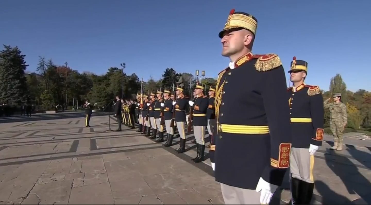 Ceremonie militară și religioasă în Parcul Carol I de Ziua Armatei Române 345777
