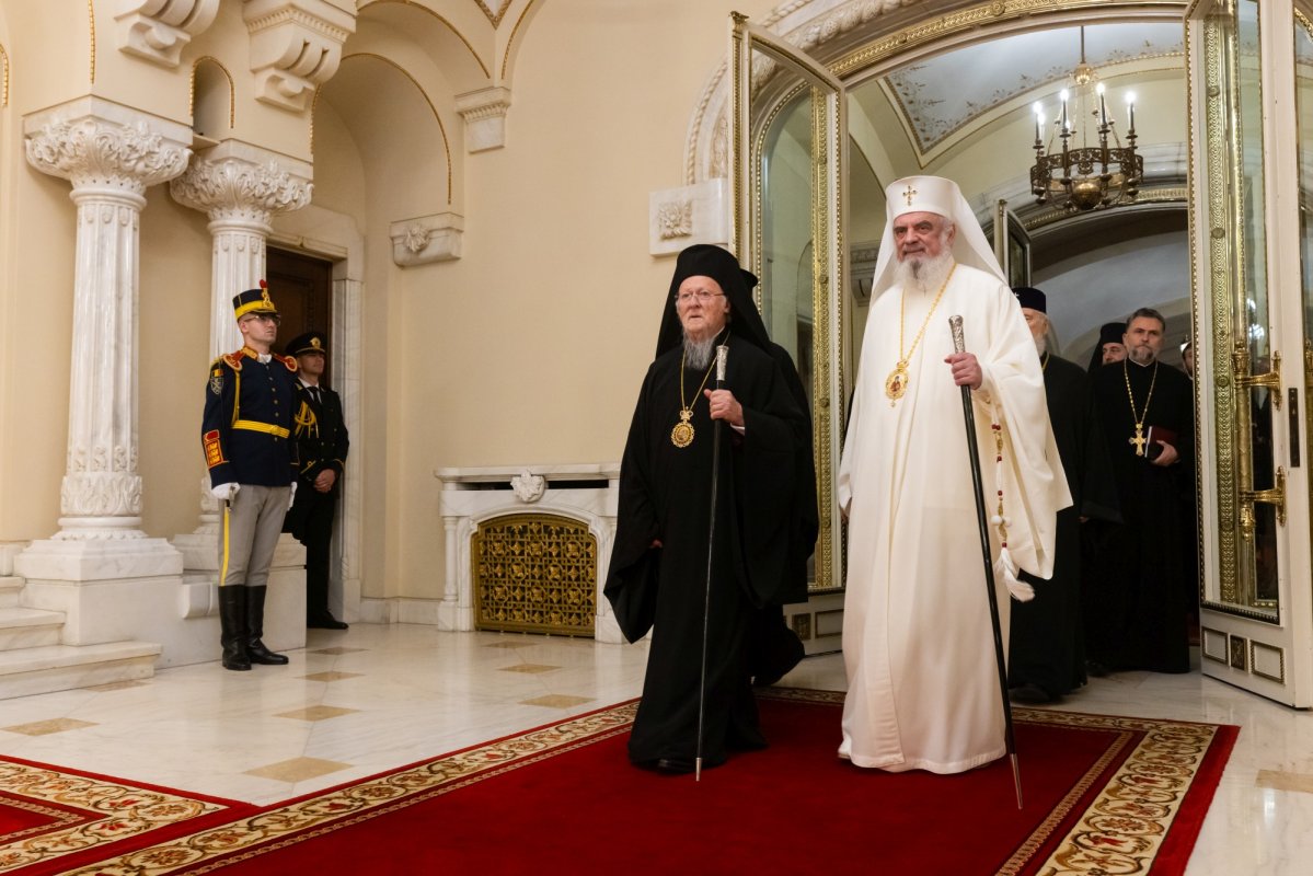 Decorații naționale pentru Patriarhul Ecumenic și Patriarhia Română 346151