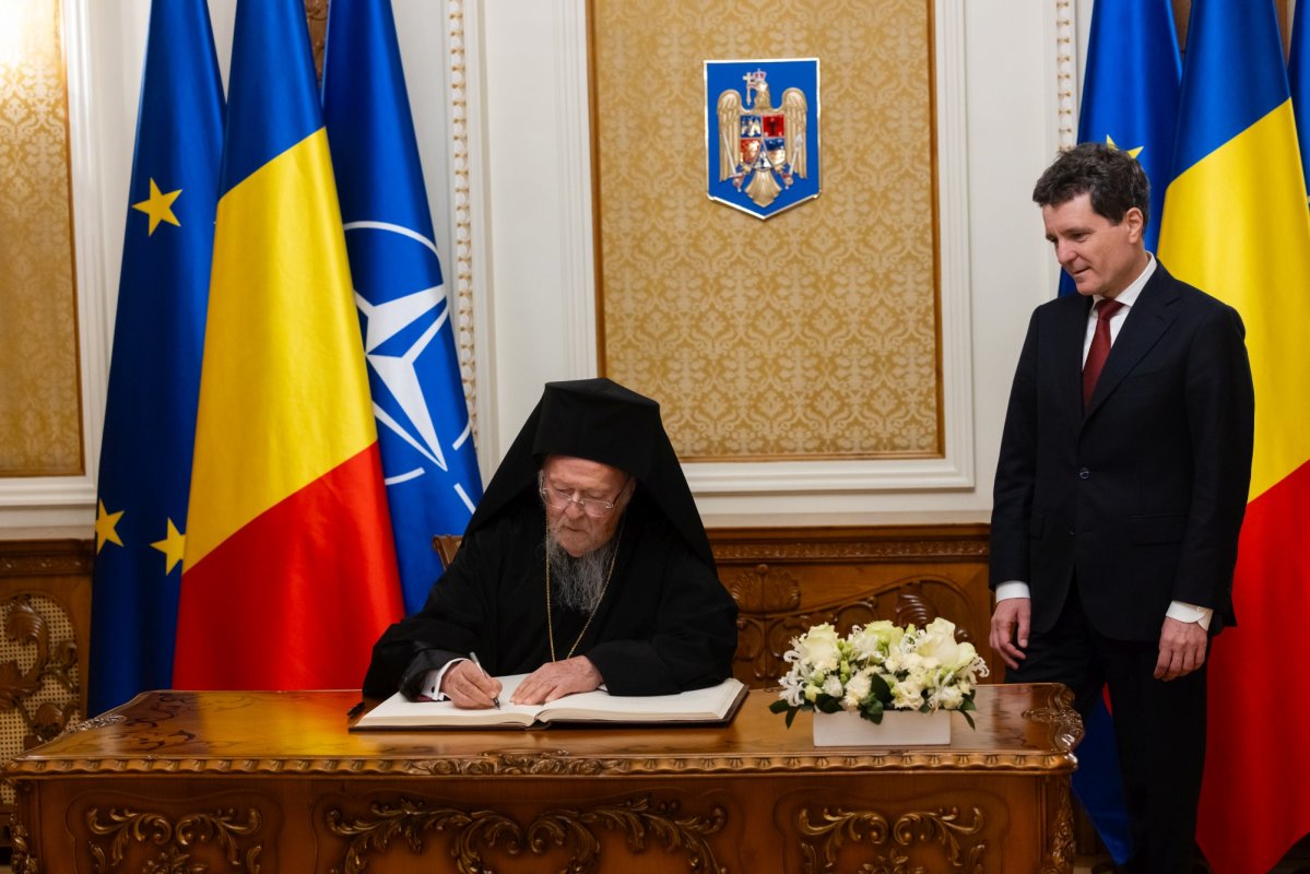 Decorații naționale pentru Patriarhul Ecumenic și Patriarhia Română 346154