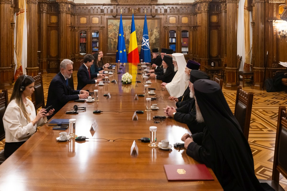 Decorații naționale pentru Patriarhul Ecumenic și Patriarhia Română 346157