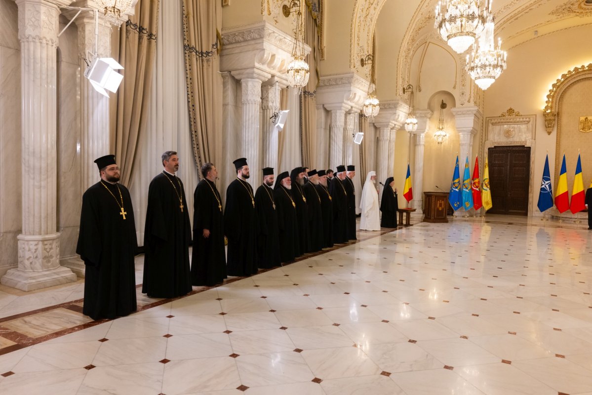 Decorații naționale pentru Patriarhul Ecumenic și Patriarhia Română 346158