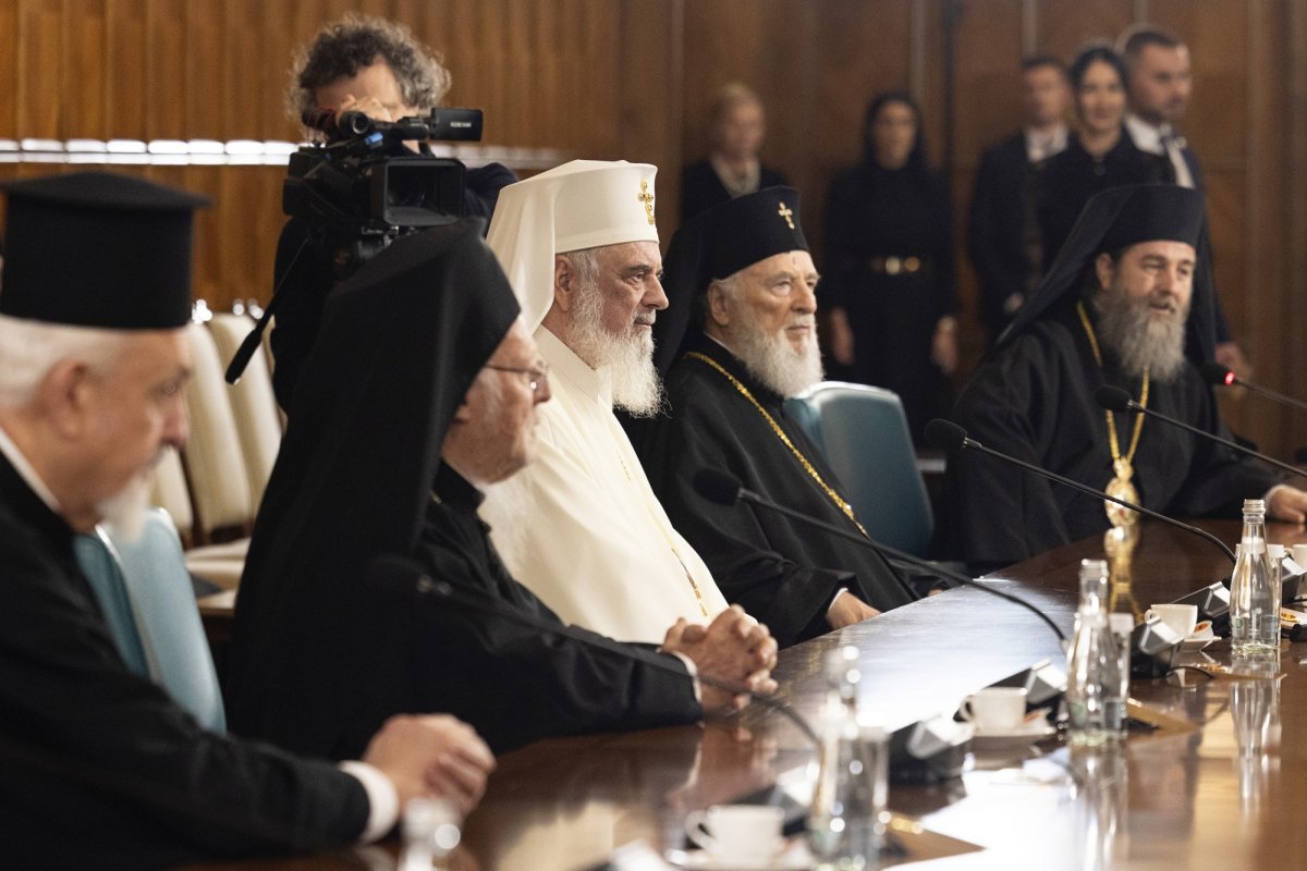 Patriarhul Ecumenic și Patriarhul Bisericii Ortodoxe Române, primiți la Guvernul României 346267