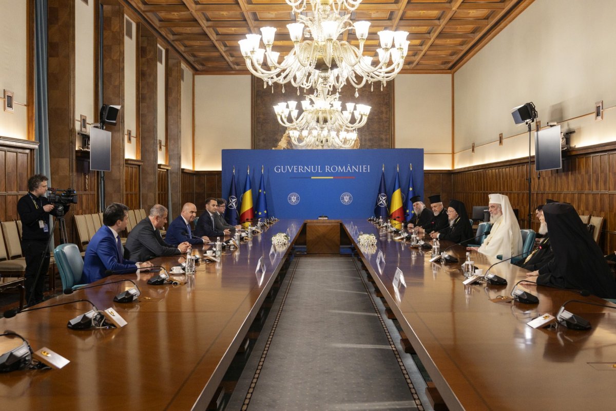 Patriarhul Ecumenic și Patriarhul Bisericii Ortodoxe Române, primiți la Guvernul României 346268