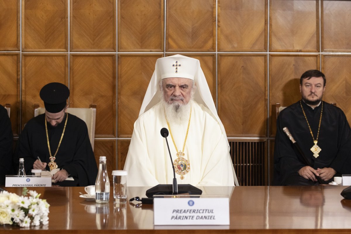 Patriarhul Ecumenic și Patriarhul Bisericii Ortodoxe Române, primiți la Guvernul României 346270