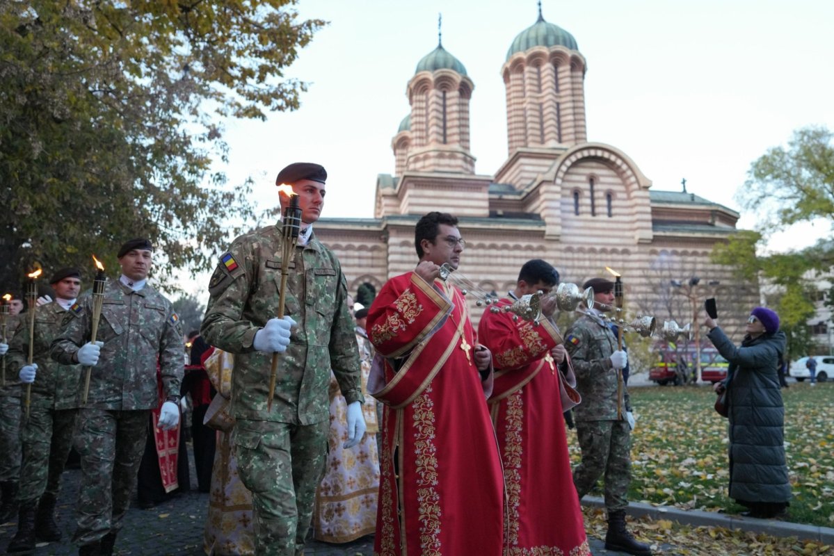 Procesiune impresionantă cu sfinte moaște la Craiova 346304