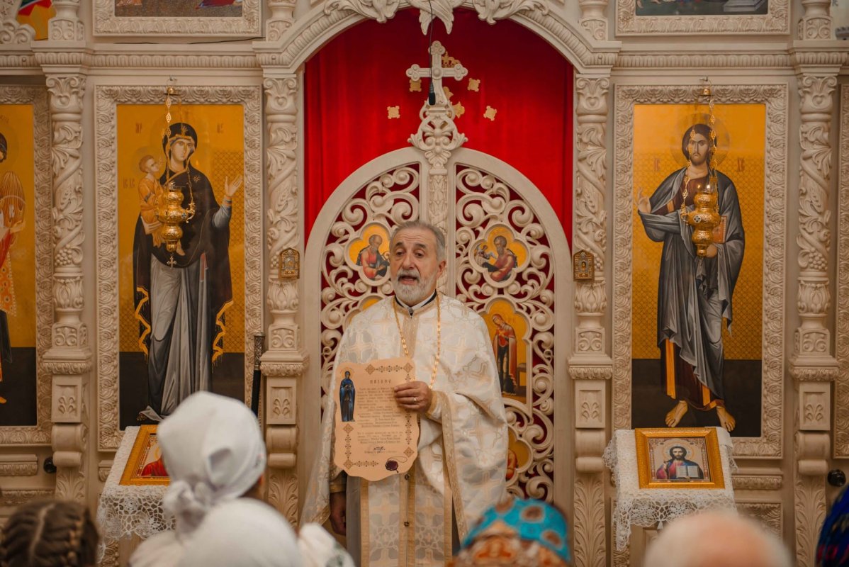 Doi ierarhi au sfințit biserica din Călărași, Republica Moldova 346531