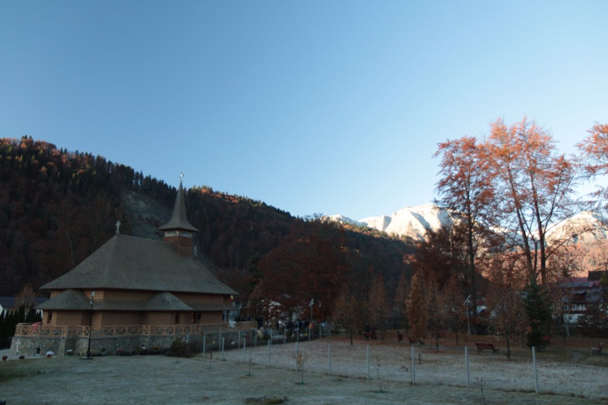 O nouă biserică prahoveană a fost sfințită 346747