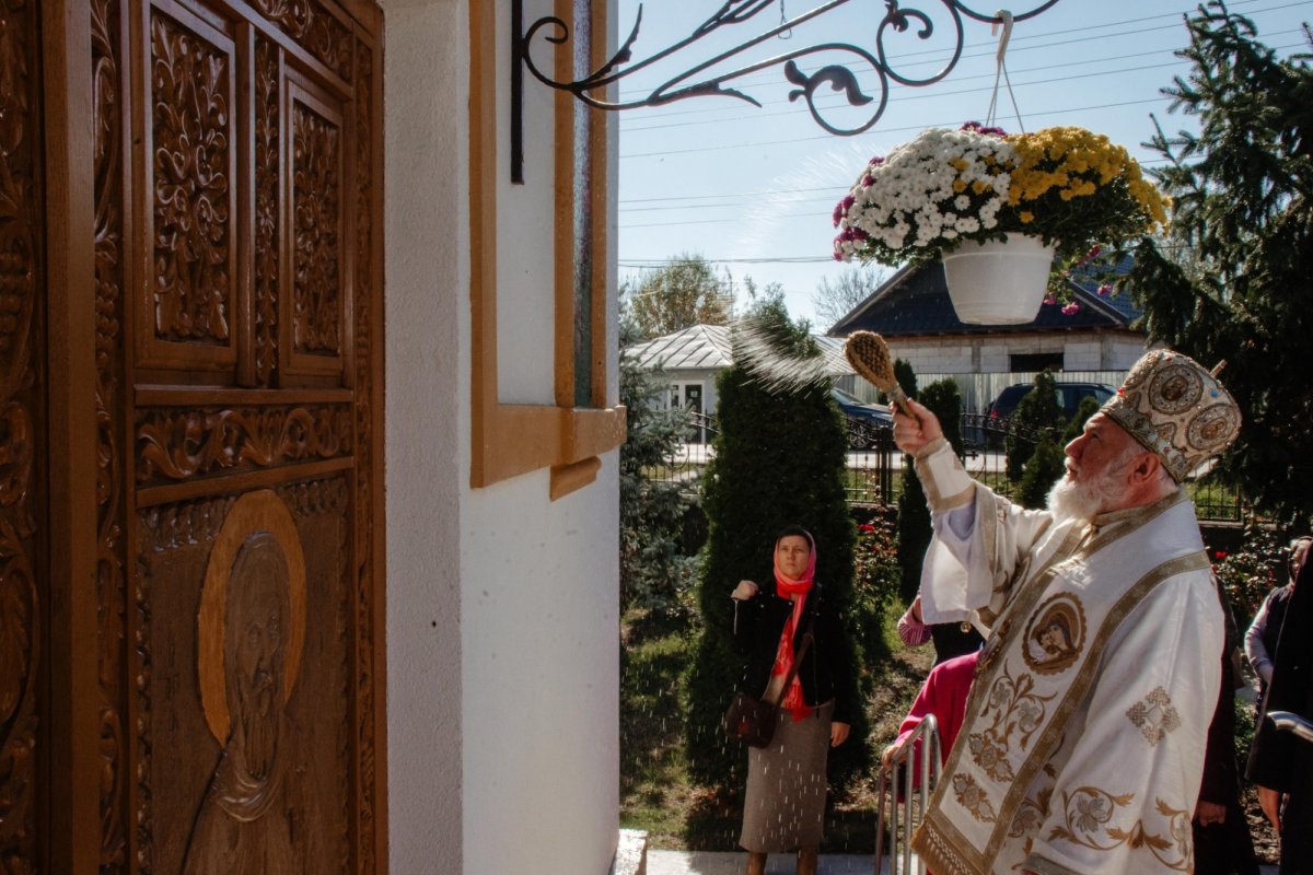 Binecuvântarea noilor lucrări realizate la o biserică tulceană 346854