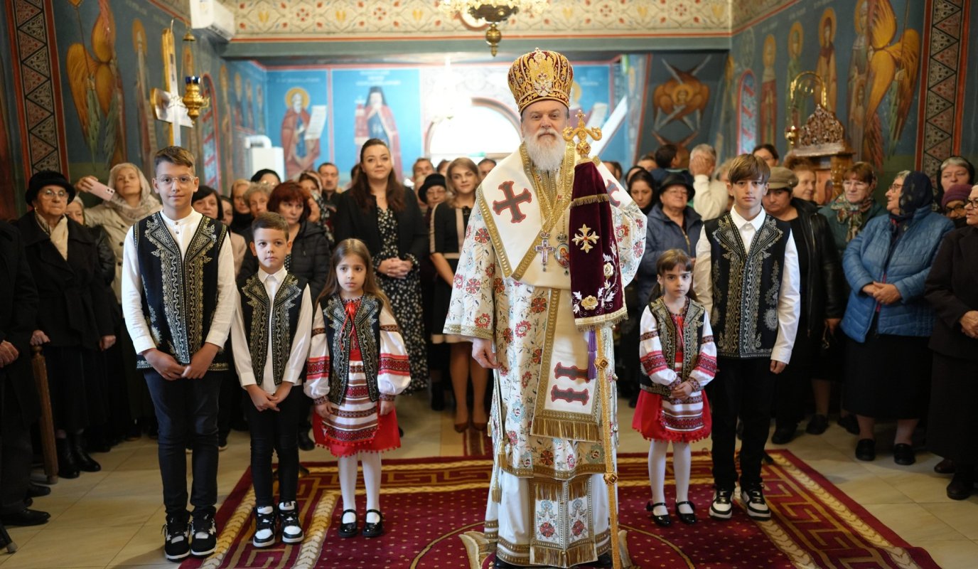 Hirotonie la o biserică din Slobozia 346805