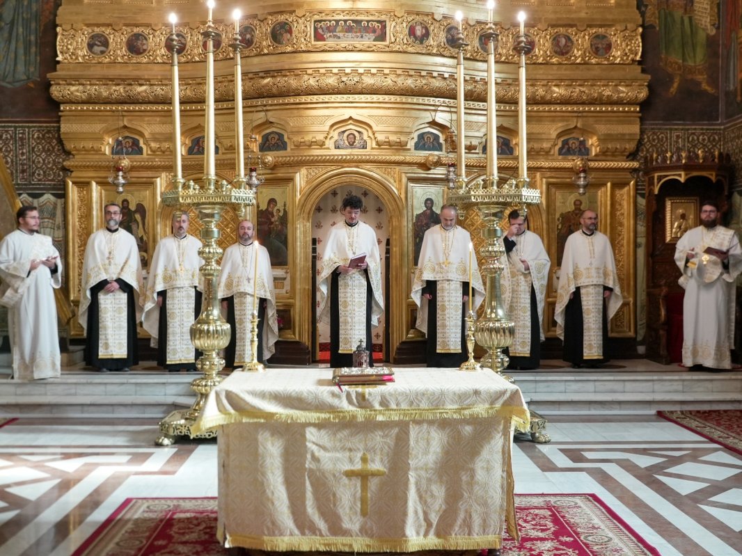 Întrunirea „Colegiului Decanilor” - cooperare academică pentru intensificarea misiunii învățământului teologic ortodox universitar  346866