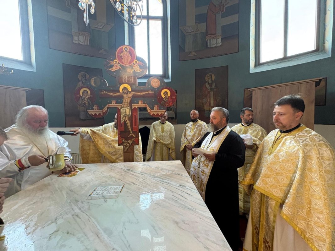 Târnosirea bisericii parohiei din Criciova, județul Timiș 346848