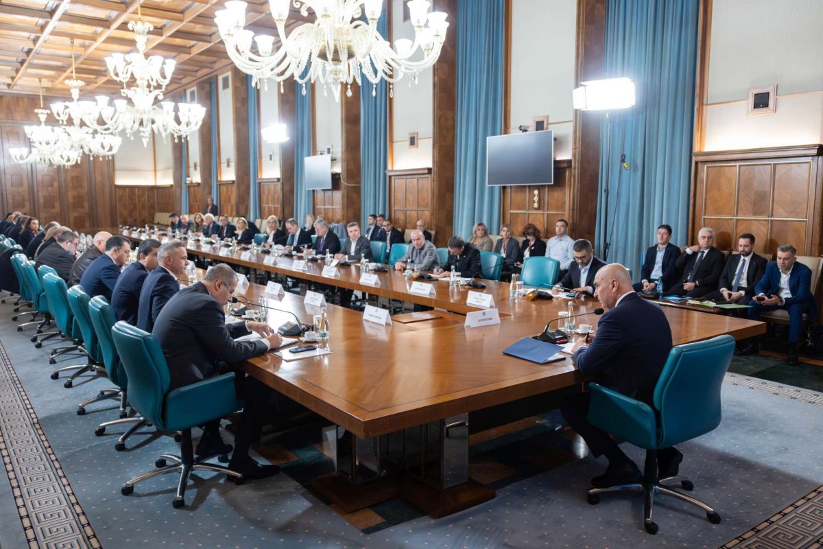 Salariul minim: Discuții între Guvern, patronate și sindicate 346923