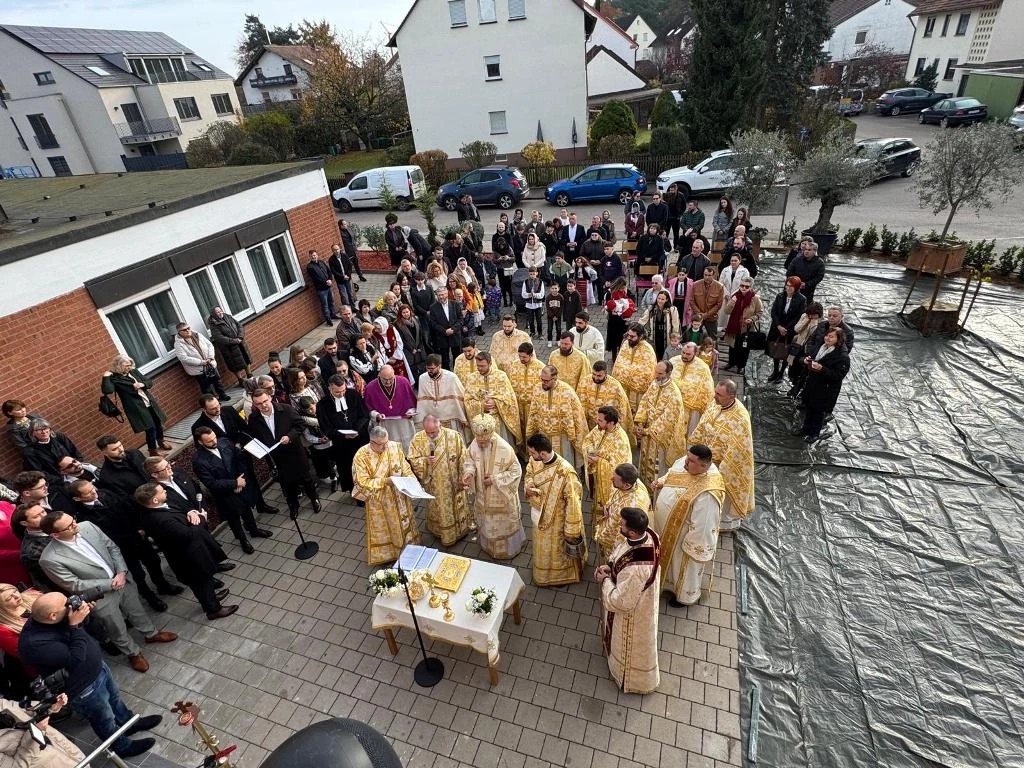 Sfințirea bisericii românilor din Schwabach-Roth, Germania 346949