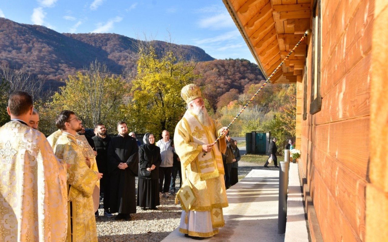 Sfințirea metocului Mănăstirii Stânișoara din Vâlcea 346957